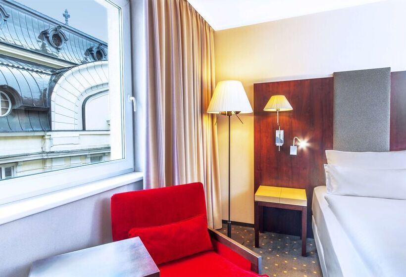 فندق NH Budapest City