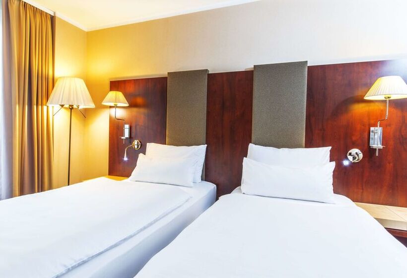 فندق NH Budapest City