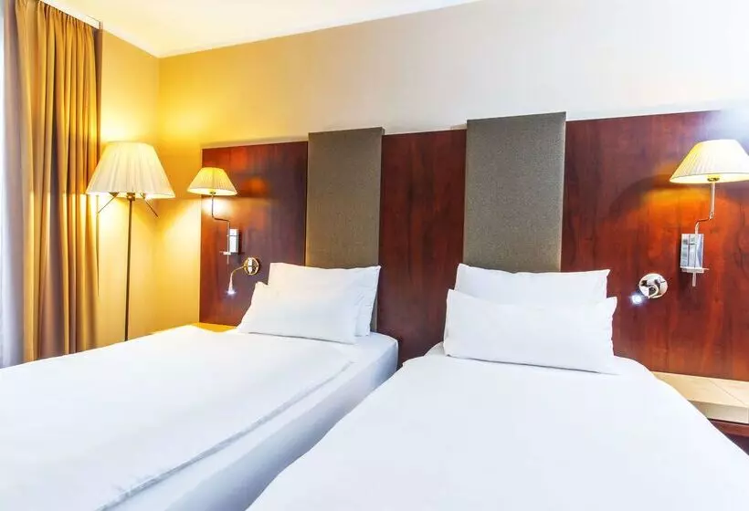 Hotell NH Budapest City