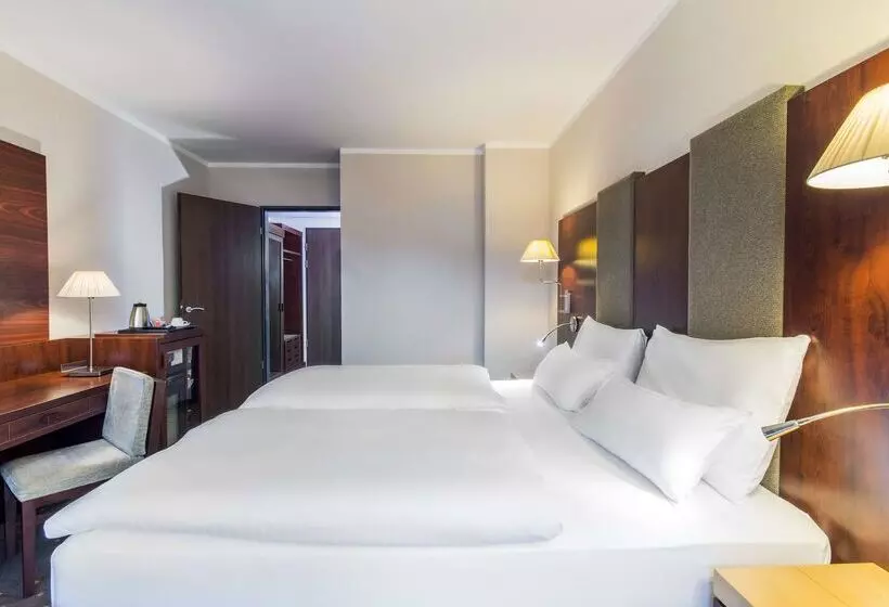 Hotell NH Budapest City