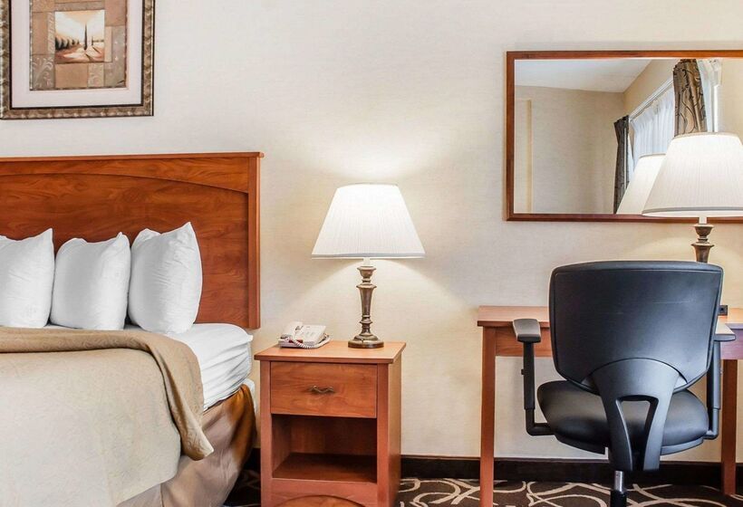 Quality Hotel & Suites At The Falls