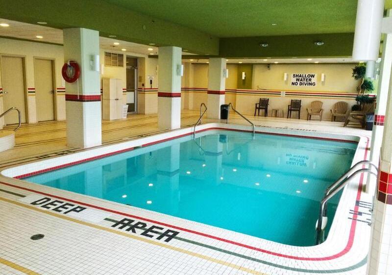 The Oakes Hotel Overlooking The Falls