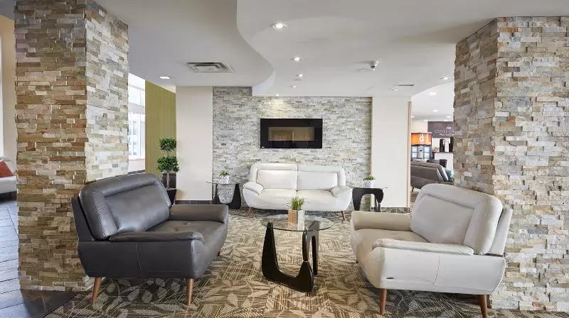 The Oakes Hotel Overlooking The Falls