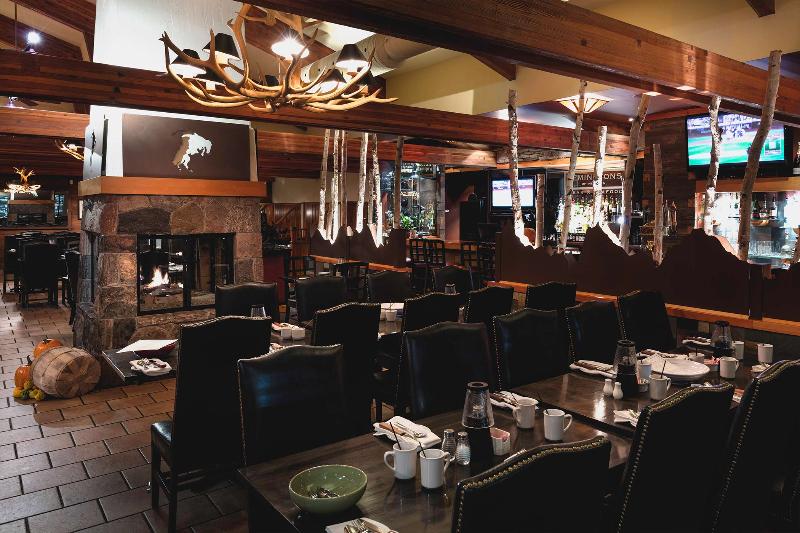 The Oakes Hotel Overlooking The Falls