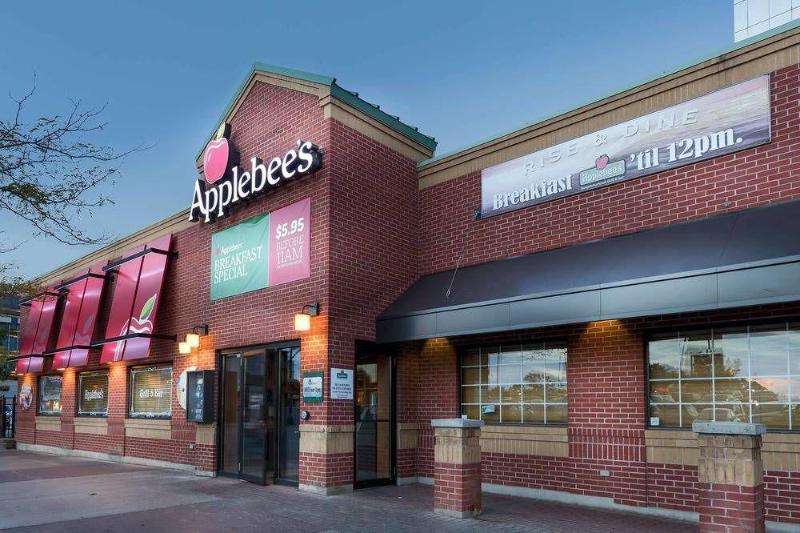 The Oakes Hotel Overlooking The Falls