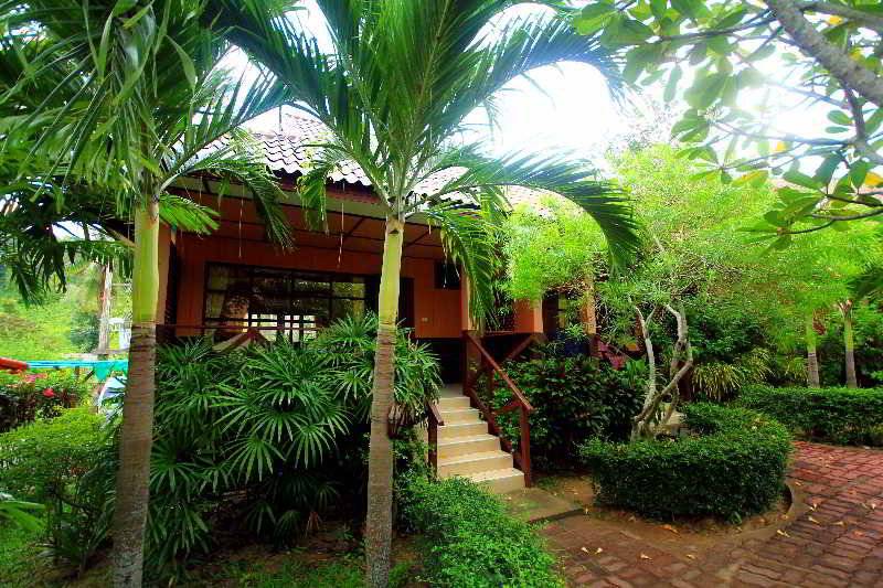 Pinnacle Samui Resort Sha Plus