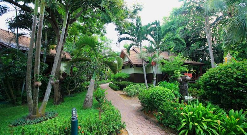 Pinnacle Samui Resort Sha Plus