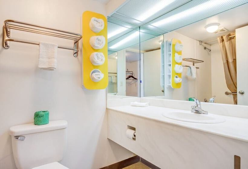 モーテル Oyo Hotel Mona Lake Muskegon