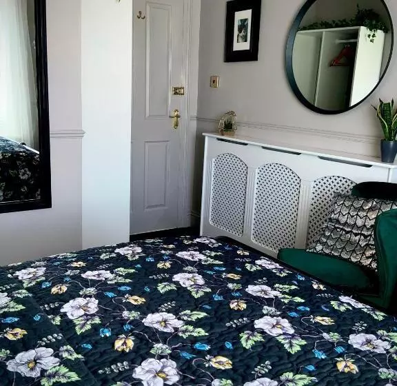 تختخواب و صبحانه Franklin Mount Boutique Guesthouse