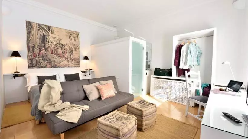 פונדק Can Carol