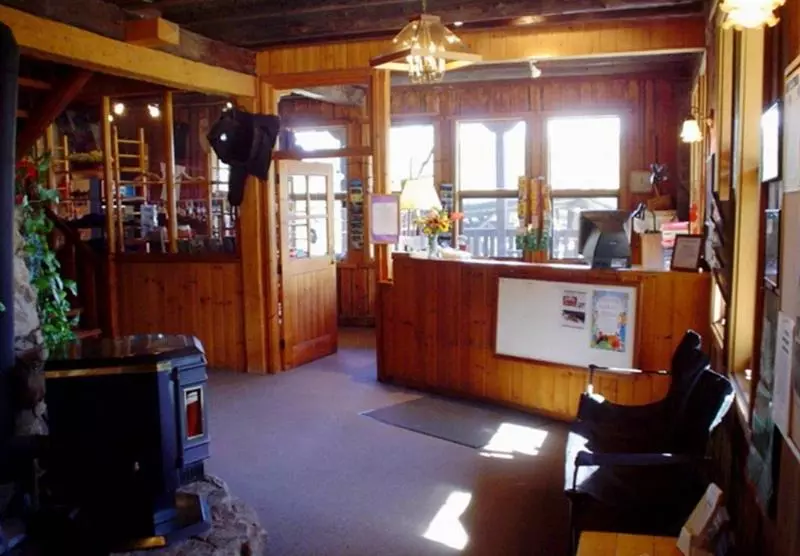 ホテル Helmcken Falls Lodge
