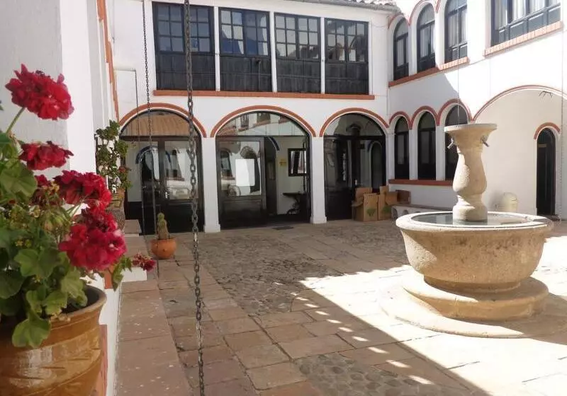 هتل Hostal Colonial Potosi