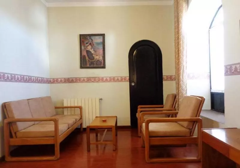 هتل Hostal Colonial Potosi