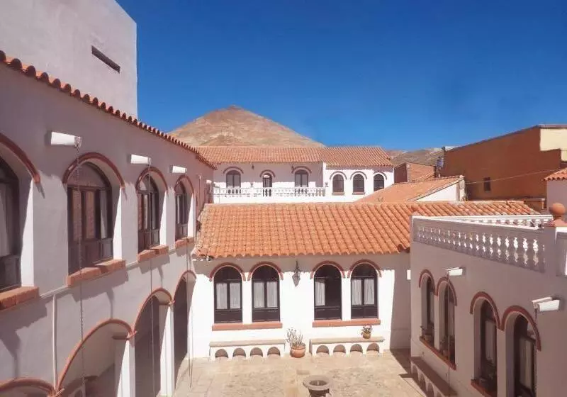 هتل Hostal Colonial Potosi