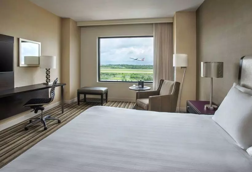 هتل Hyatt Regency Pittsburgh International Airport