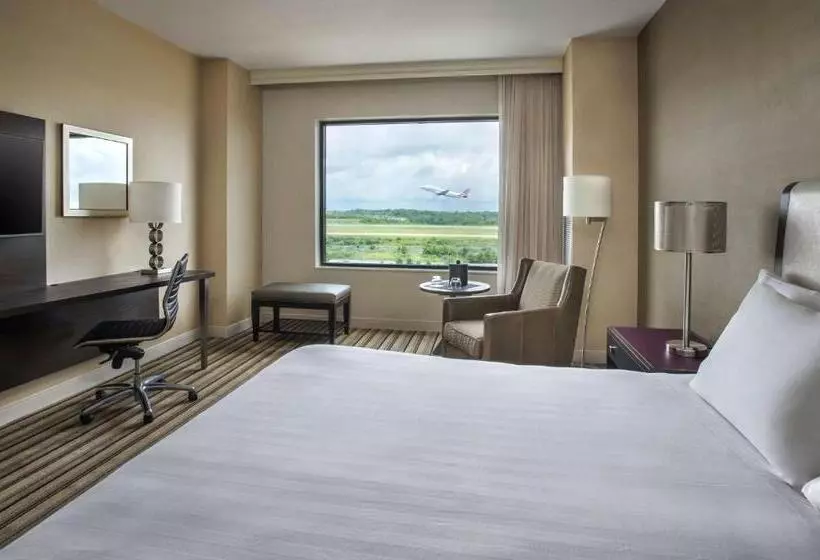 هتل Hyatt Regency Pittsburgh International Airport