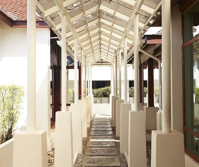 בית מלון כפרי Lao Plaza