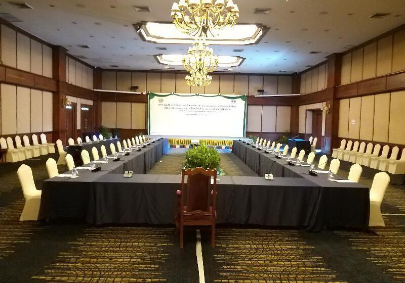 בית מלון כפרי Lao Plaza