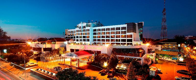 בית מלון כפרי Lao Plaza