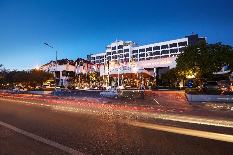 בית מלון כפרי Lao Plaza