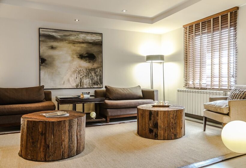 هتل Martín Gusinde