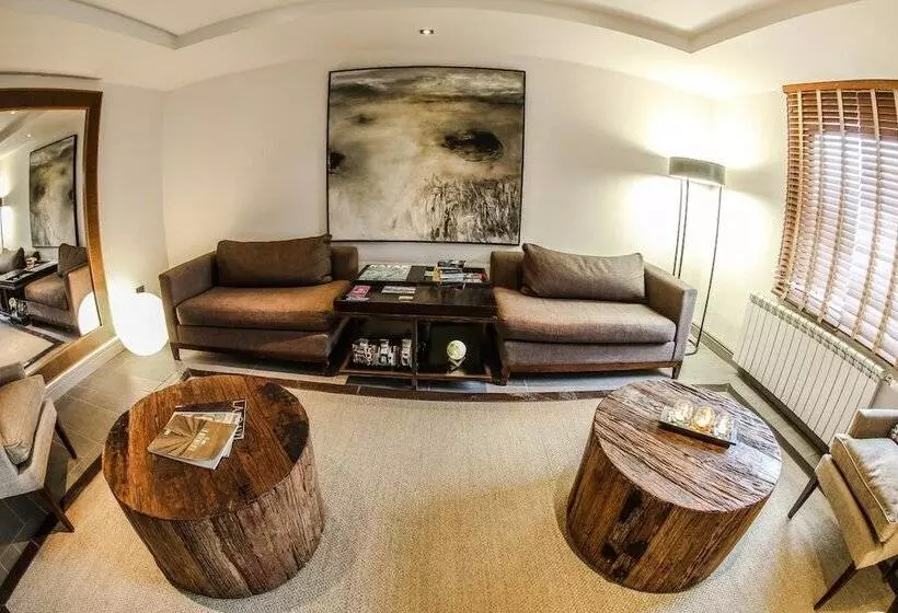 Отель Martín Gusinde