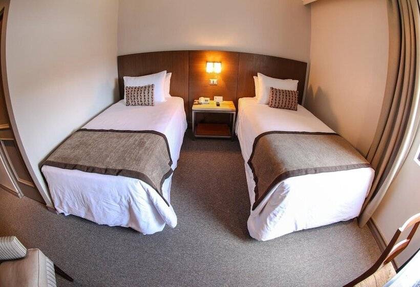 هتل Martín Gusinde