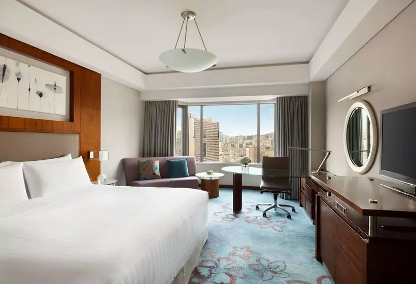 ホテル Shangri La Qingdao   May Fourth Square