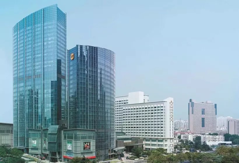 ホテル Shangri La Qingdao   May Fourth Square