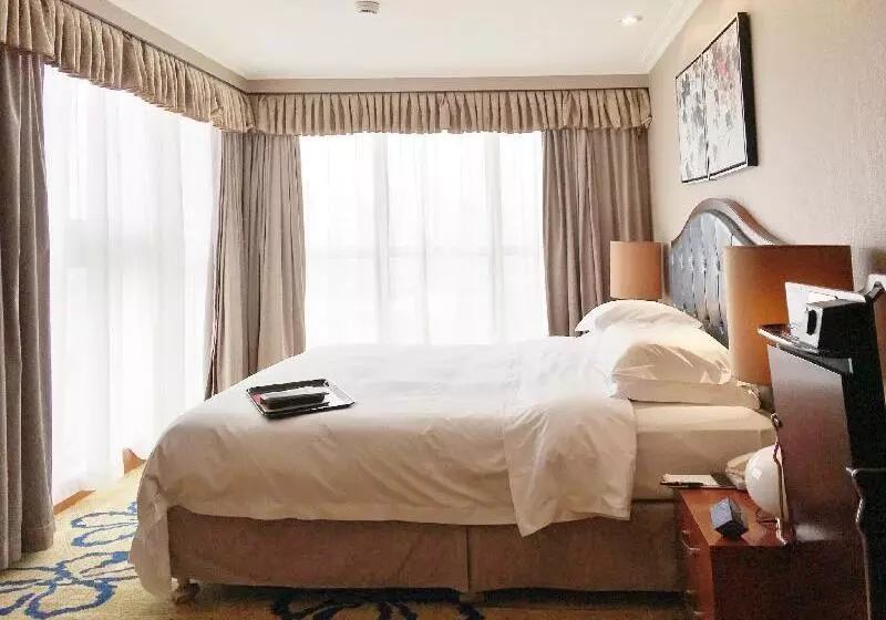 Отель Ramada Plaza Tianlu