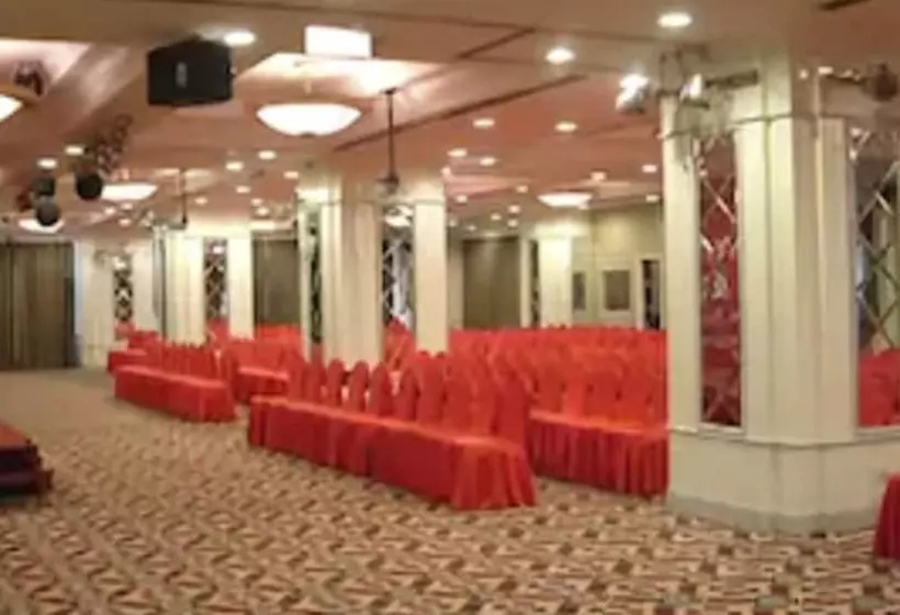 Отель Ramada Plaza Tianlu