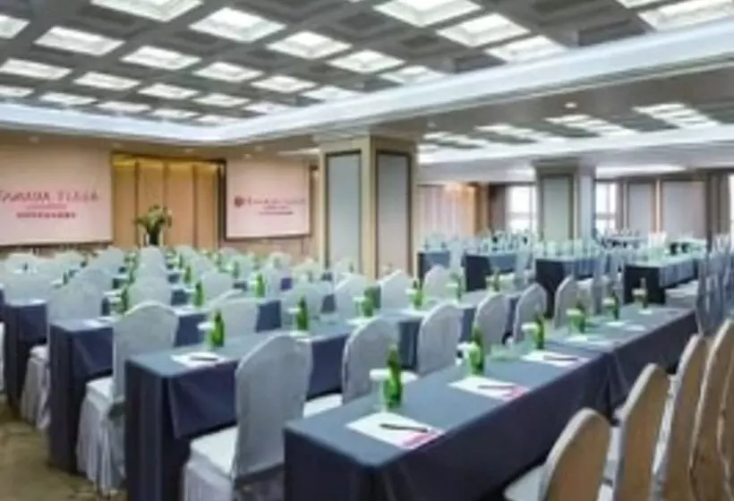 Отель Ramada Plaza Tianlu