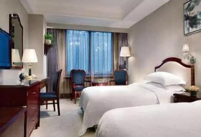 Отель Ramada Plaza Tianlu