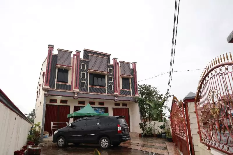 ホテル Reddoorz Syariah At D Rizs Homestay