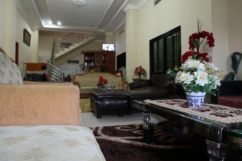 ホテル Reddoorz Syariah At D Rizs Homestay