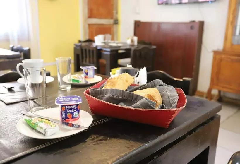 ユースホステル Hostal La Serena