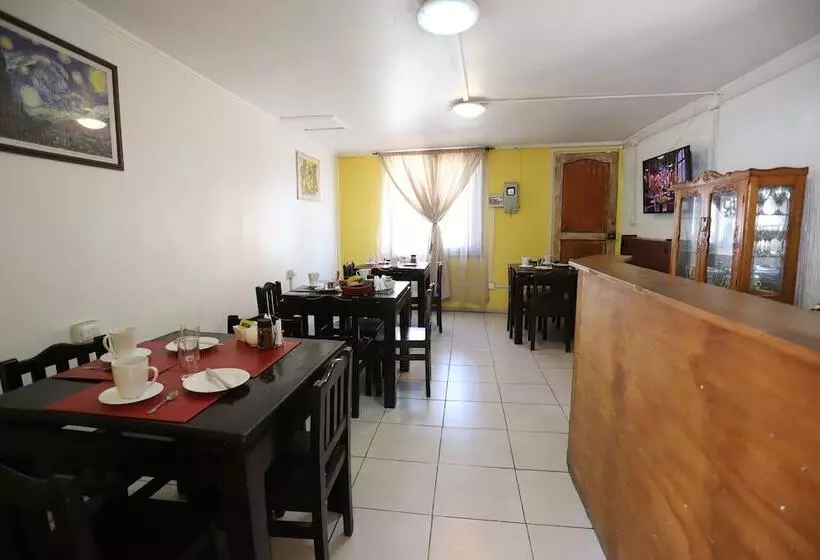ユースホステル Hostal La Serena