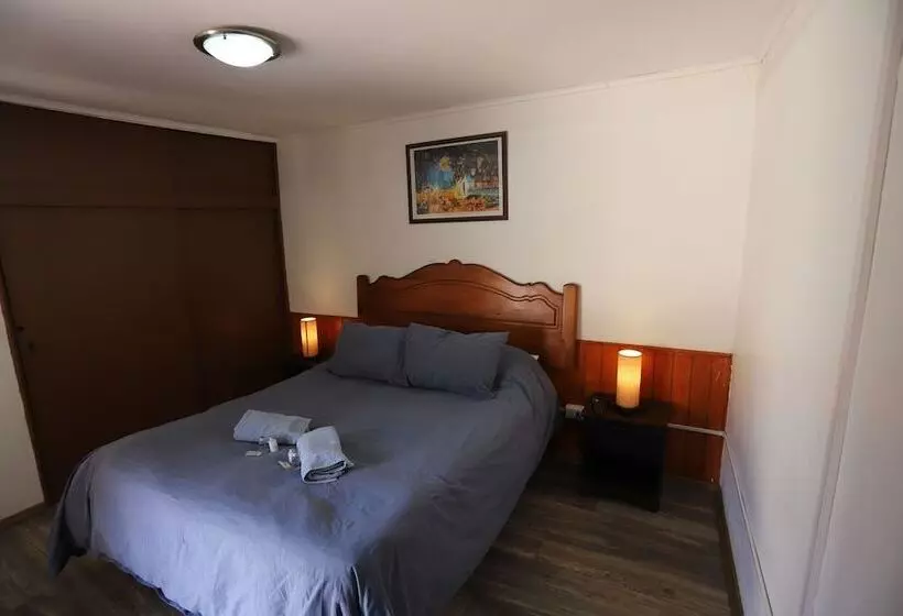 ユースホステル Hostal La Serena