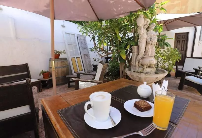 ユースホステル Hostal La Serena