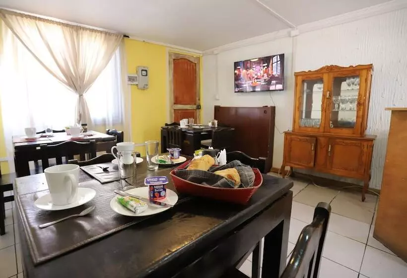 ユースホステル Hostal La Serena