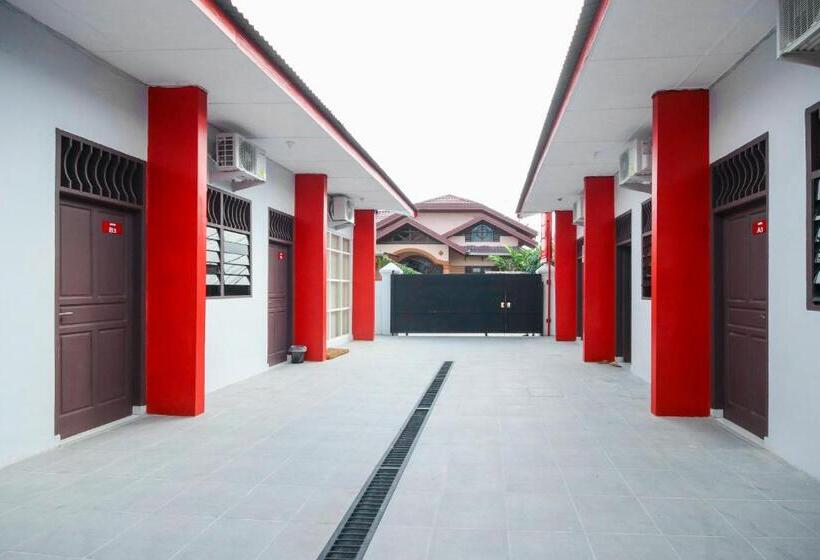 فندق Oyo 2940 Papakoel Residence