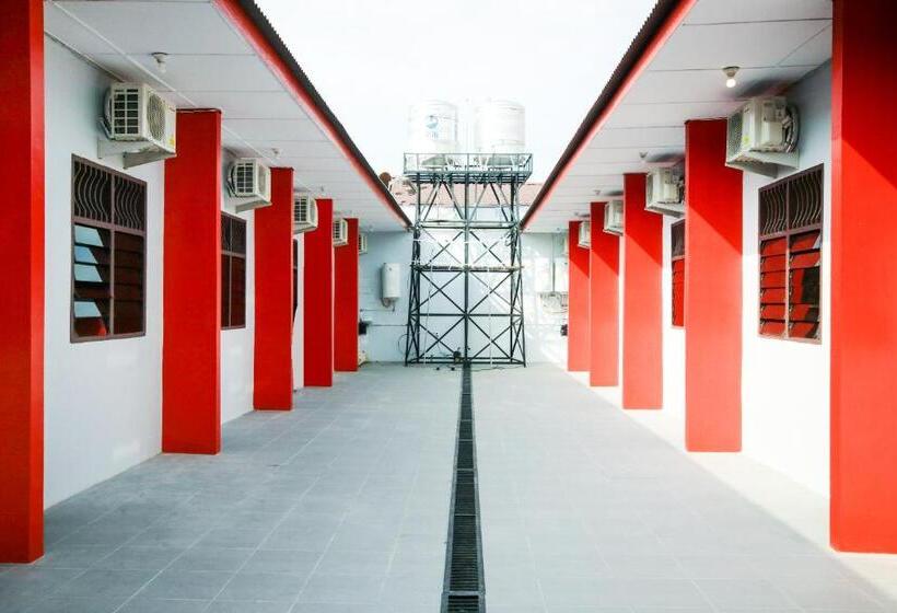 فندق Oyo 2940 Papakoel Residence