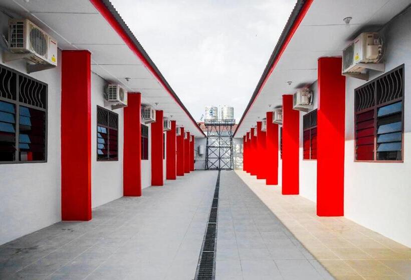 فندق Oyo 2940 Papakoel Residence