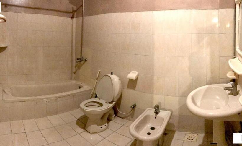 هتل Royal Gardens Lahore