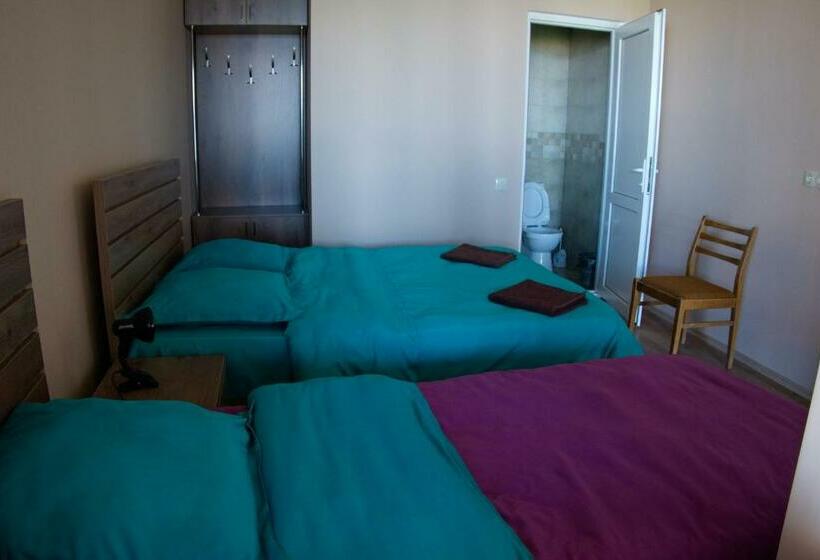 پانسیون Guest House Aisi