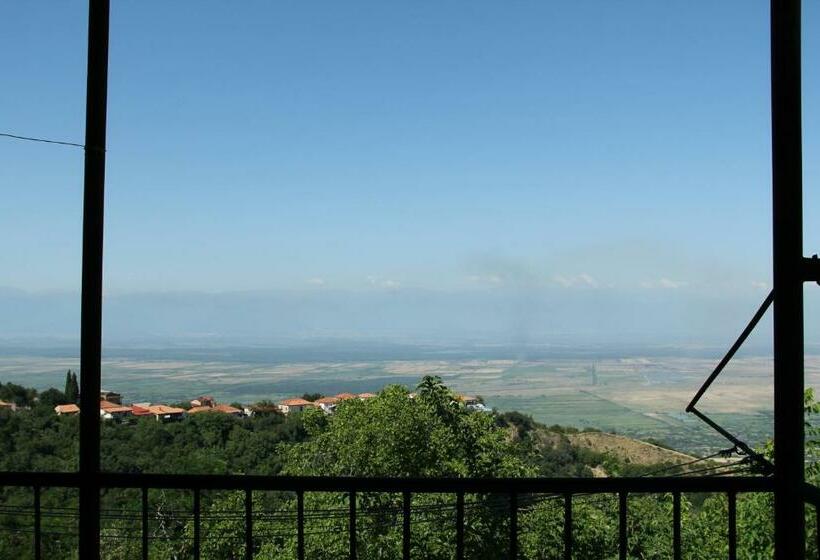 پانسیون Guest House Aisi