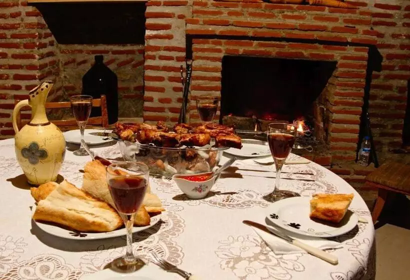 پانسیون Guest House Aisi
