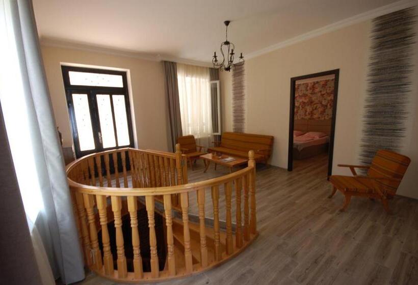 پانسیون Guest House Aisi