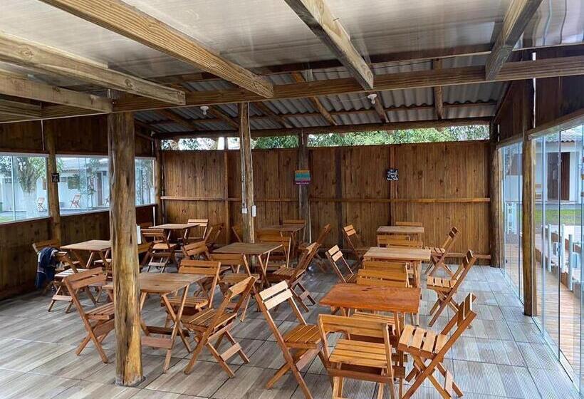 پانسیون Pousada Dina