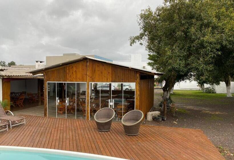 پانسیون Pousada Dina